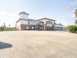 OYO Townhouse Clute Lake Jackson