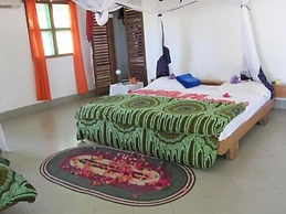 Mike's Beach Cottages