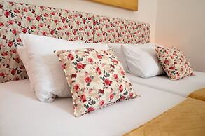 Apartments Tea Kotor