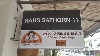 Haus Sathorn 11 Bed & Breakfast
