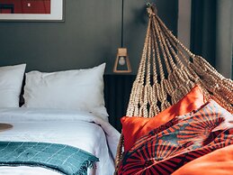 Haus Sathorn 11 Bed & Breakfast