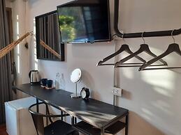 Haus Sathorn 11 Bed & Breakfast