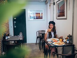 Haus Sathorn 11 Bed & Breakfast