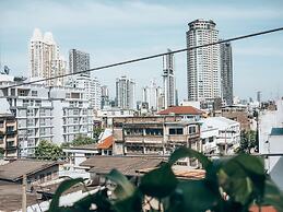 Haus Sathorn 11 Bed & Breakfast