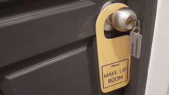 Haus Sathorn 11 Bed & Breakfast