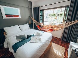 Haus Sathorn 11 Bed & Breakfast