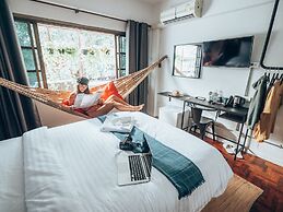 Haus Sathorn 11 Bed & Breakfast