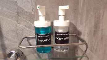 Haus Sathorn 11 Bed & Breakfast