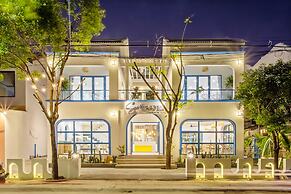 Santorin HoiAn Villa