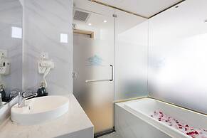 Crown Hotel Nha Trang