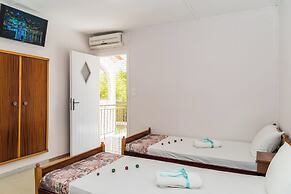 Roussa's Studios and Apartments