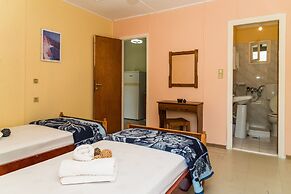 Roussa's Studios and Apartments