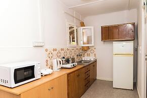 Roussa's Studios and Apartments