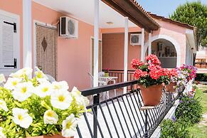 Roussa's Studios and Apartments