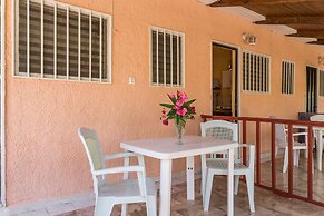 Roussa's Studios and Apartments