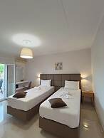 Roussa's Studios and Apartments