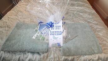 Balcony Apartment - Spacious 2 Large Beds