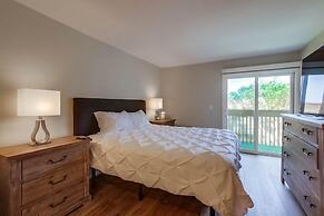 Luxury Ocean View Condo features Direct Access to Beach SBTC331 by Red