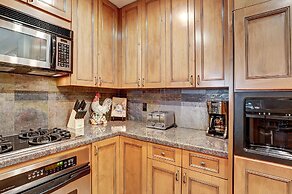 Luxurious 2 Bedroom0 Feet From The Slopes! Condo by RedAwning