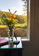 Otters Pond Bed & Breakfast