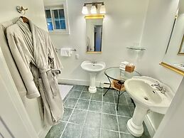 Otters Pond Bed & Breakfast