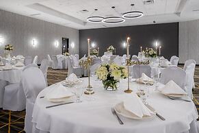 Holiday Inn Long Island-Islip Arpt East by IHG