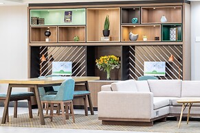 Holiday Inn Long Island-Islip Arpt East by IHG