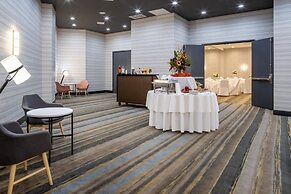 Holiday Inn Long Island-Islip Arpt East by IHG