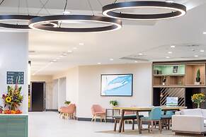 Holiday Inn Long Island-Islip Arpt East by IHG