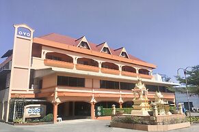 OYO 534 Phasuk Hotel