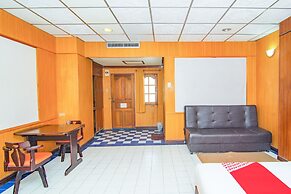 OYO 534 Phasuk Hotel