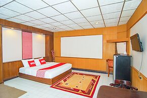OYO 534 Phasuk Hotel