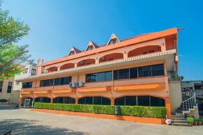 OYO 534 Phasuk Hotel