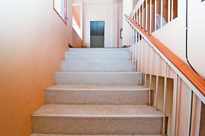 OYO 534 Phasuk Hotel