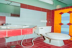 OYO 534 Phasuk Hotel