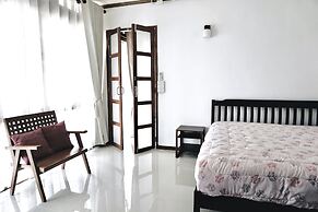 Tha Ma-O Bouteak Homestay