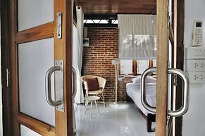 Tha Ma-O Bouteak Homestay