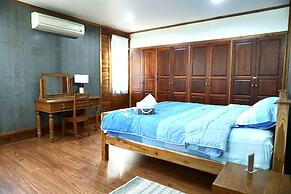 Tha Ma-O Bouteak Homestay