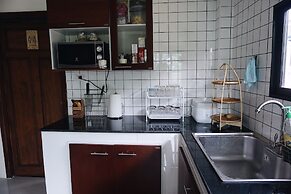 Tha Ma-O Bouteak Homestay