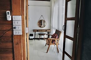 Tha Ma-O Bouteak Homestay