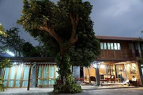 Tha Ma-O Bouteak Homestay