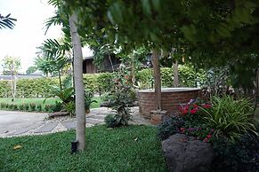 Tha Ma-O Bouteak Homestay