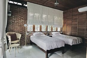 Tha Ma-O Bouteak Homestay