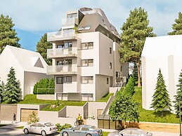 Mark's Penthouse Apartments managed by SKY9 Apartments