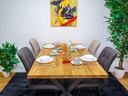 Mark's Penthouse Apartments managed by SKY9 Apartments