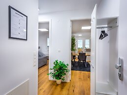 Mark's Penthouse Apartments managed by SKY9 Apartments