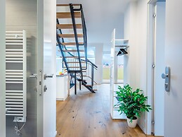 Mark's Penthouse Apartments managed by SKY9 Apartments