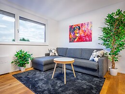 Mark's Penthouse Apartments managed by SKY9 Apartments