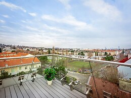 Mark's Penthouse Apartments managed by SKY9 Apartments