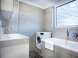 Mark's Penthouse Apartments managed by SKY9 Apartments